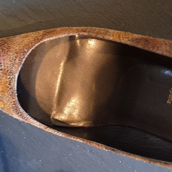 Moda Spana Pointed Leather Heels - Picture 11 of 12